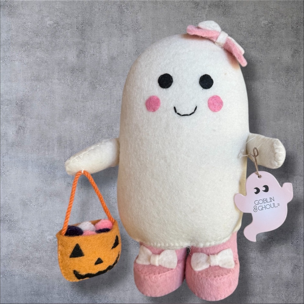Goblin & Ghoul Plush Felt Trick-or-Treating Tabletop Ghost